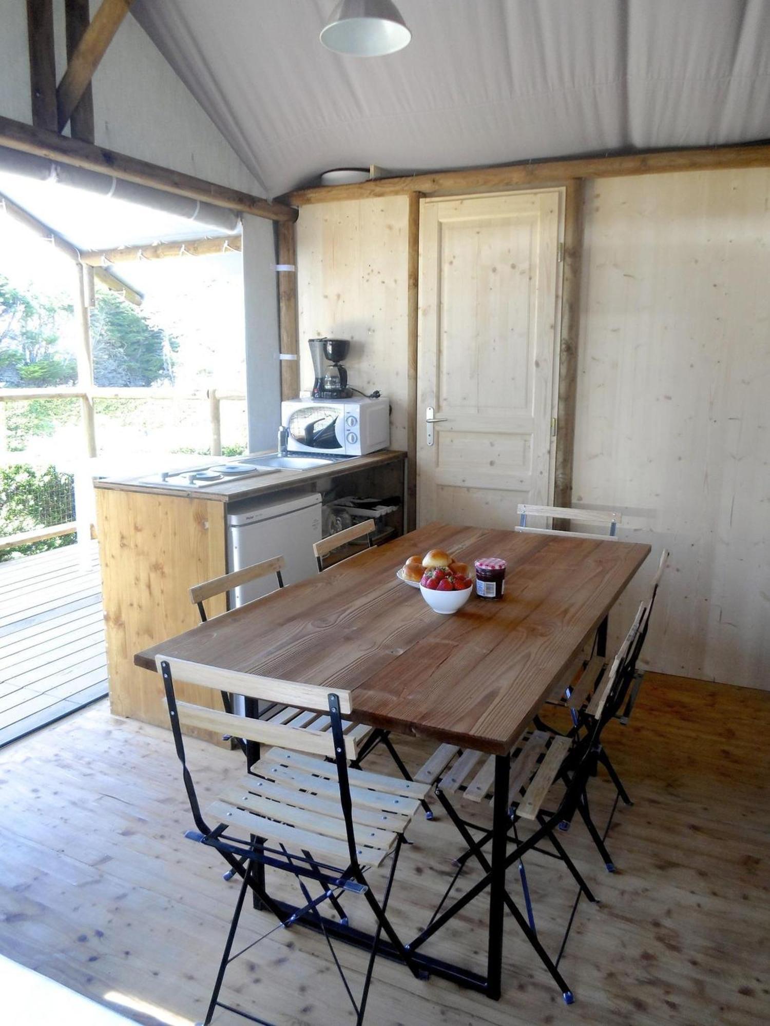 Domaine Residentiel De Plein Air Le Bois D'amour Campsite